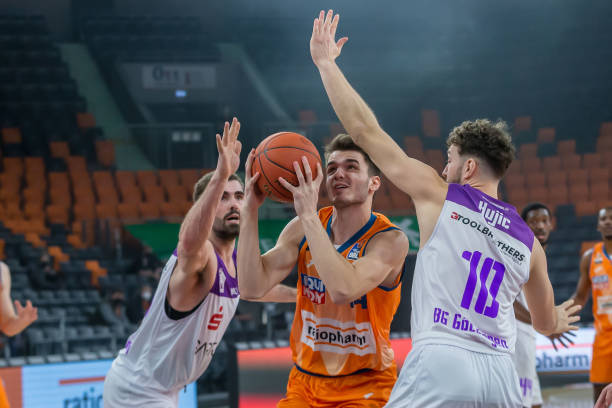 一或者误判 一或者误判